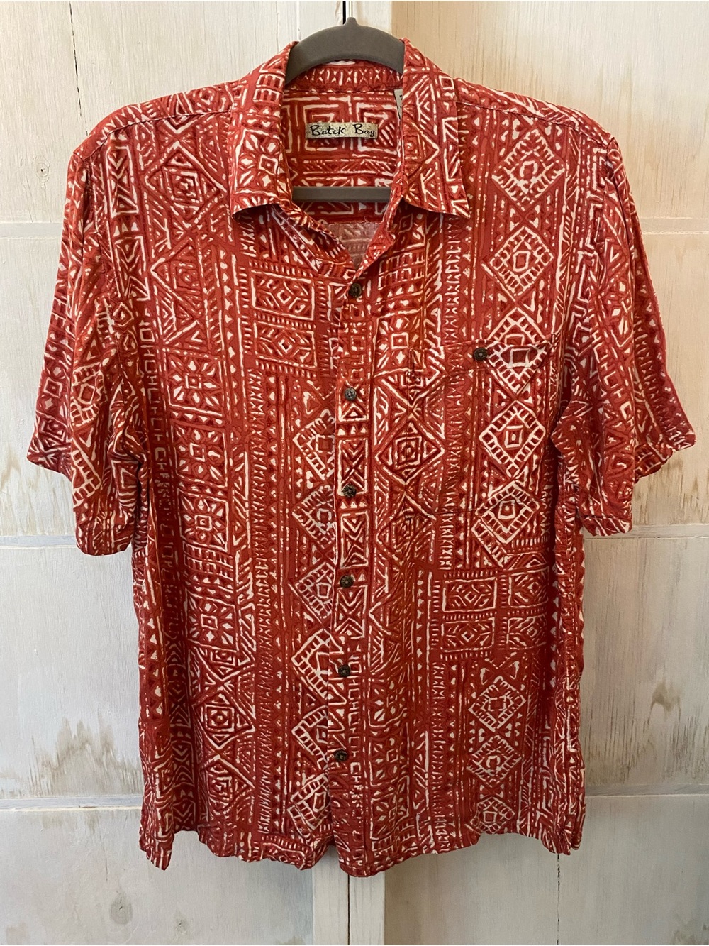 Batik Bay Red Patterned Short-Sleeve Button-Down Mens Medium Shirt